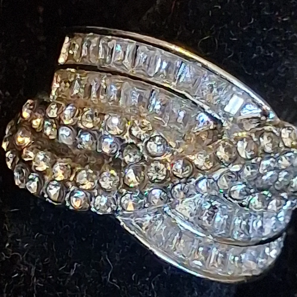 Elegant Silvertone Ring With Princess Square And Round Faux Diamonds 10 1/2